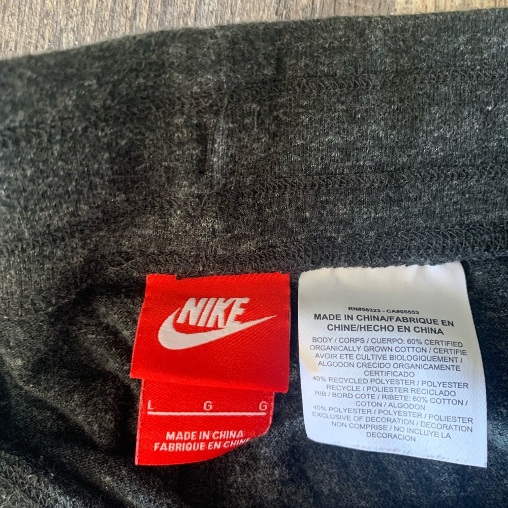 Girls Nike Capri sweatpants - Picture 2 of 2